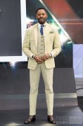 Colman Domingo 身着dunhill亮相《揭秘日》英国