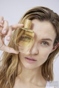 Skandinavisk携手Josephine Skriver推出首个浓香
