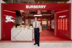 张康乐受邀亮相Burberry 美妆“英伦唇色漫