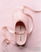 风格芭蕾: BIRKENSTOCK (勃肯) 携手 REPETTO 推