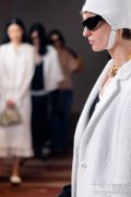 Diana Vreeland 2027SS发布｜以多元格调，书写