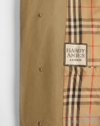 Burberry 携手 V&A 博物馆揭幕特别展览，