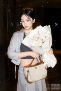 众星演绎 CHLOÉ CLOVER两用手袋 随性构型解