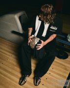 adidas Originals 与 Brain Dead 推出 Bowling 鞋款新作 两款焕