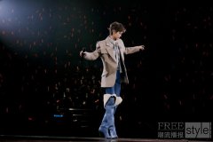 李宇春 身着CHLOÉ 亮相“皇后与梦想”北