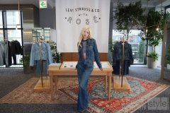 Levi’s® 携手 Rosé 推出 “The